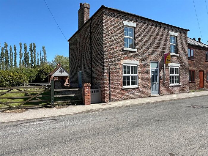 3 Bedroom Detached House For Sale In High Street, Luddington, Scunthorpe, DN17
