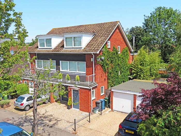 4 Bedroom Semi-Detached House For Sale In Claremont Gardens, Marlow, SL7