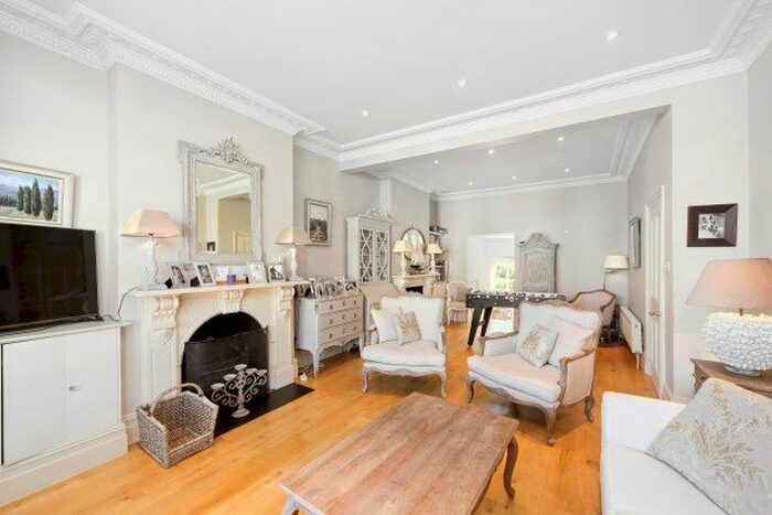 5 Bedroom Property To Rent In St. Ann's Hill, Wandsworth, SW18