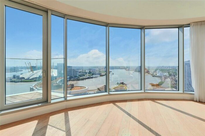 3 Bedroom Flat To Rent In Charrington Tower, Biscayne Avenue, E14