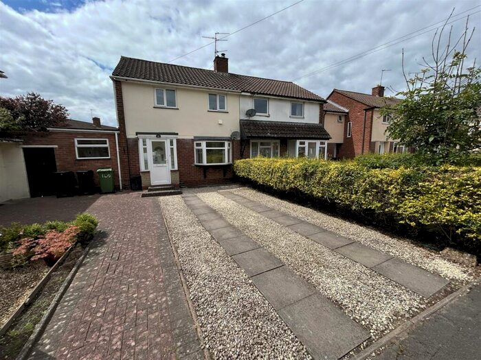 2 Bedroom House To Rent In Howley Grange Road, Halesowen, West Midlands, B62