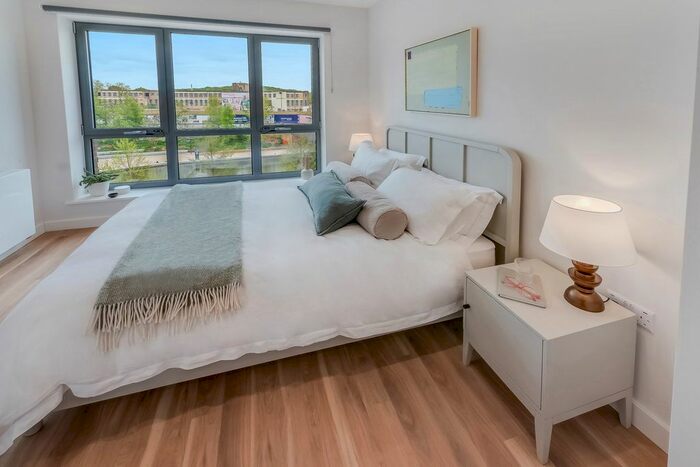 2 Bedroom Flat To Rent In Lyons Dock, Grenan Square, Greenford, UB6