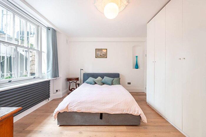 2 Bedroom Flat To Rent In Westbourne Gardens, Notting Hill, London, W2