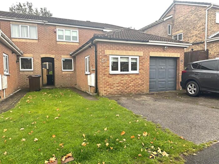 2 Bedroom Town House For Sale In Oakfern Grove, High Green, S35