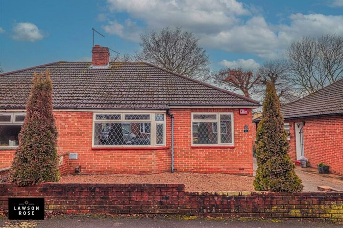 2 Bedroom Bungalow To Rent In Linda Grove, Waterlooville, PO8