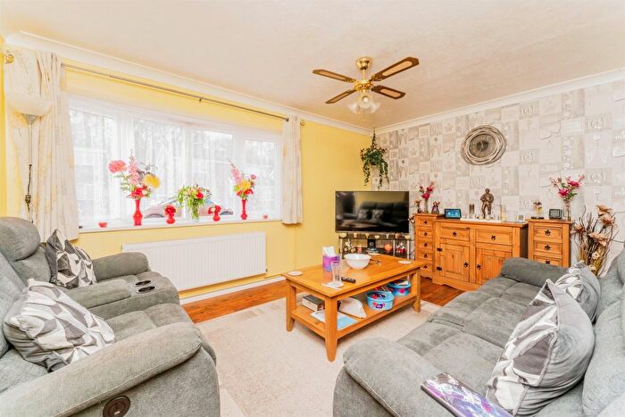 2 Bedroom Semi-Detached House For Sale In Blackfriars, Rushden, NN10