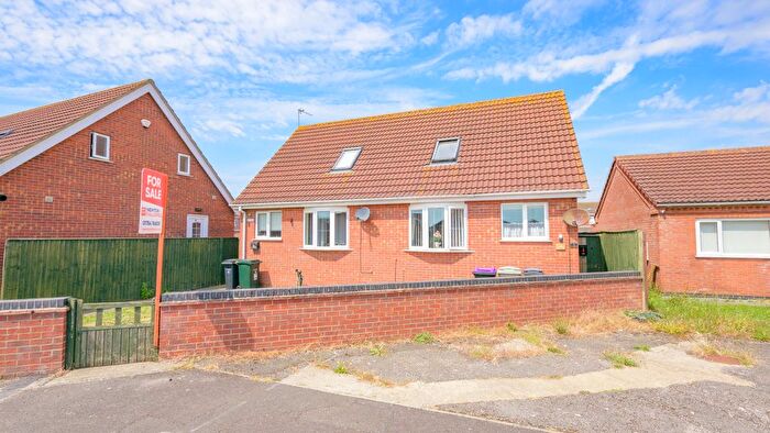 2 Bedroom Semi-detached Bungalow For Sale In Skipworth Way, Winthorpe, PE25