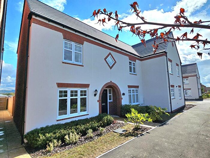 3 Bedroom Semi-Detached House For Sale In Meadow Brown Road, Coombe Hill, Tewkesbury, GL19