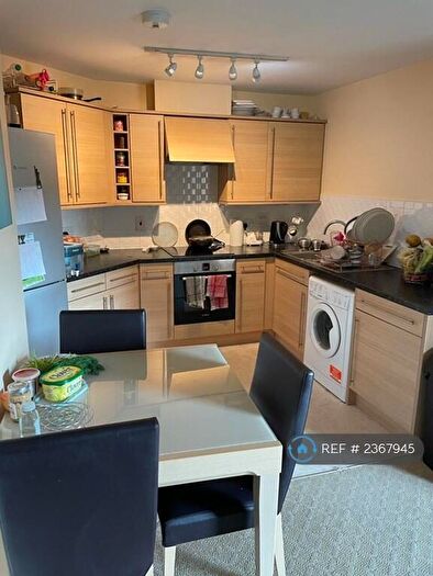 3 Bedroom Flat To Rent In Old Town, Swindon, SN1