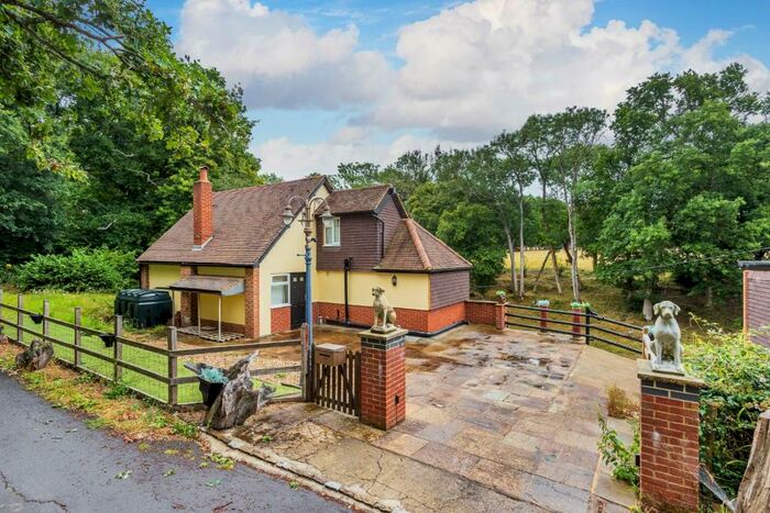 3 Bedroom Detached House For Sale In Weare Street, Ockley, RH5