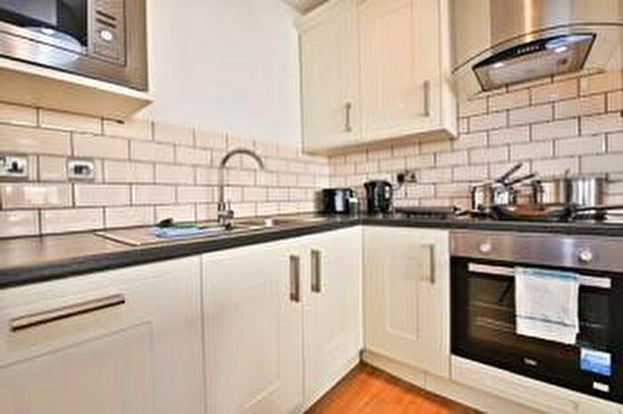 2 Bedroom Flat To Rent In Oakfield Grove, Bristol, BS8