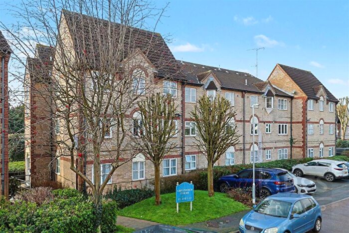 1 Bedroom Flat For Sale In Greenwich Court, Parkside, Waltham Cross, EN8