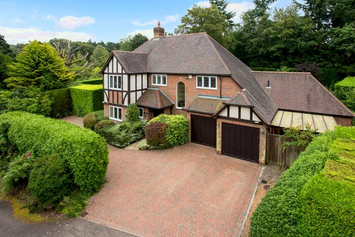 6 Bedroom Detached House For Sale In Pinewood Chase, Crowborough, TN6