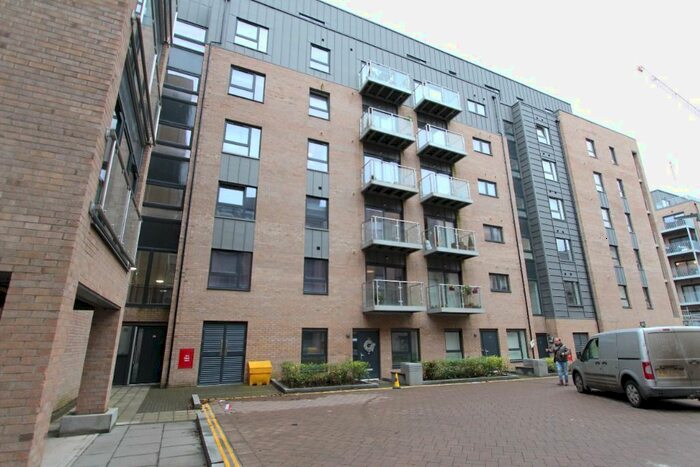 2 Bedroom Flat To Rent In Shrubhill Walk, Leith Walk, Edinburgh, EH7