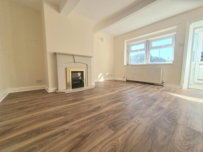 2 Bedroom House To Rent In Blackmires, Halifax, HX2