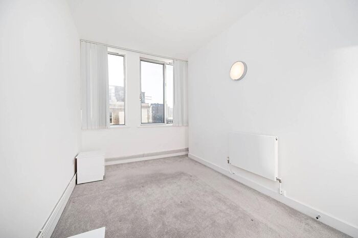 2 Bedroom Flat To Rent In Arbutus Street, Haggerston, London, E8