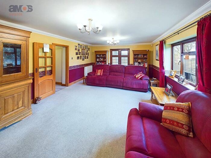5 Bedroom Detached House For Sale In Main Road, Hockley, SS5