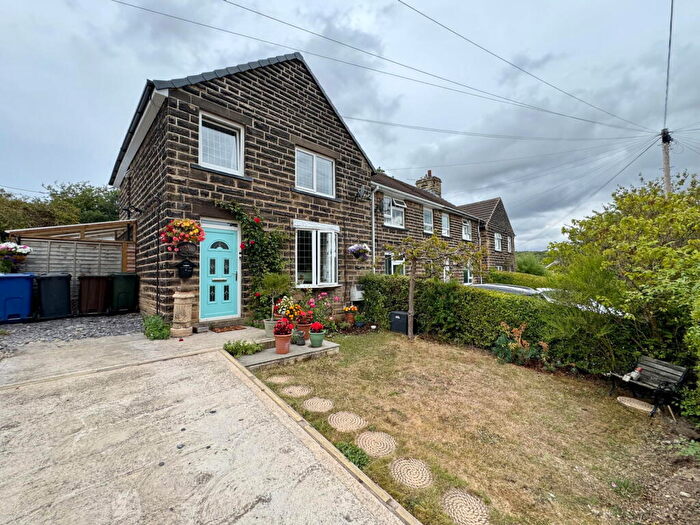 3 Bedroom End Of Terrace House For Sale In Pack Horse Green, Silkstone, Barnsley, S75