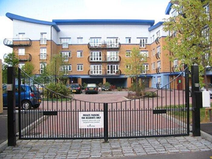 2 Bedroom Flat To Rent In Luscinia View, Napier Road, Reading, RG1