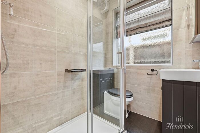 2 Bedroom Bungalow For Sale In Feeches Road, Southend-On-Sea, SS2