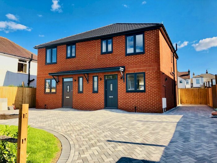 3 Bedroom Semi-Detached House To Rent In Eldon Road, Caterham, Surrey, CR3