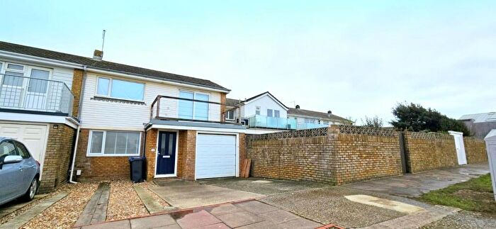 3 Bedroom End Of Terrace House To Rent In Weald Dyke, Shoreham By Sea, West Sussex, BN43
