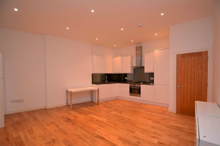 1 Bedroom Flat To Rent In High Street Acton, Acton, W3