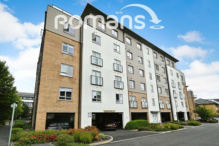 1 Bedroom Apartment To Rent In Fleming Place, RG12