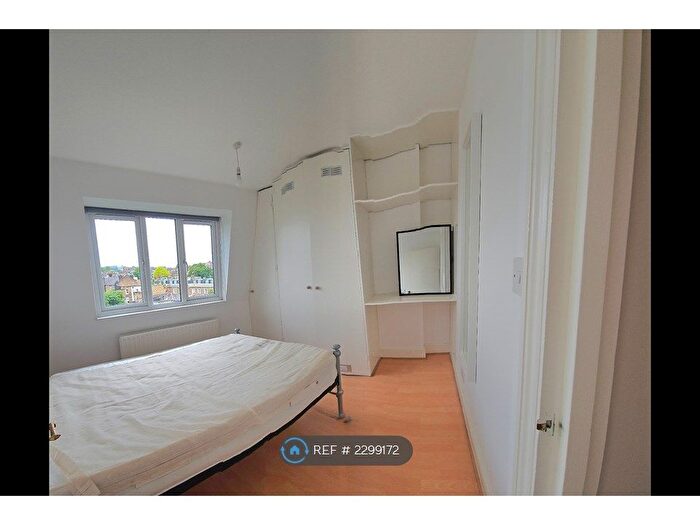 1 Bedroom Flat To Rent In Brook Green, London, W14