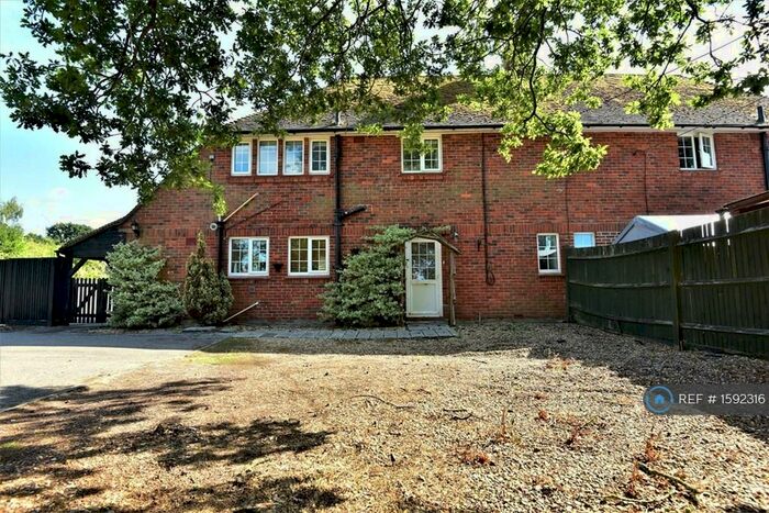 3 Bedroom Semi-Detached House To Rent In Lyons Road, Slinfold, Horsham, RH13