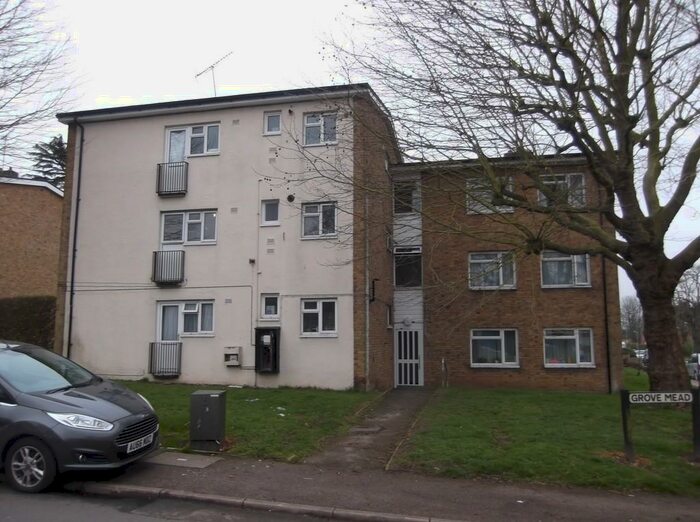 2 Bedroom Flat To Rent In Grove Mead, Hatfield, AL10
