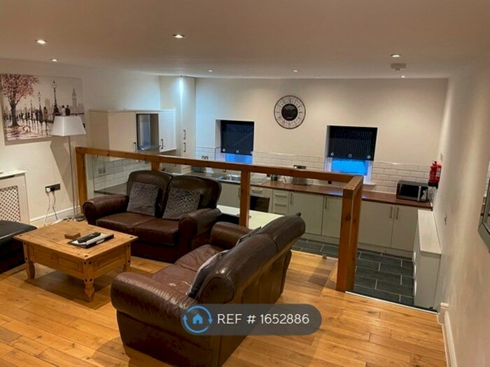 2 Bedroom Flat To Rent In Sketty Road, Swansea, SA2