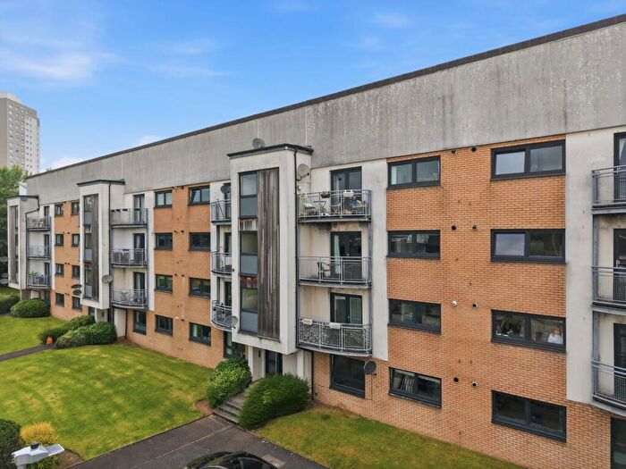 2 Bedroom Flat For Sale In /, Newburgh Street, Shawlands, G43