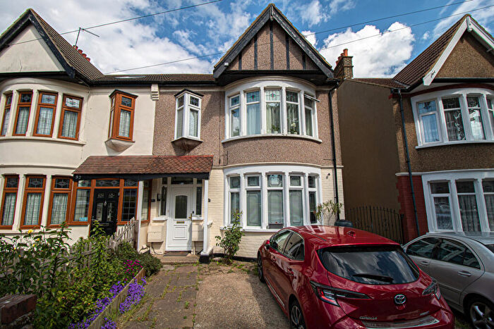 1 Bedroom Flat For Sale In Cheltenham Road, Southend-on-sea, SS1