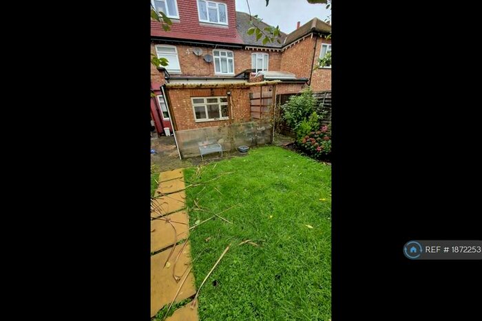 1 Bedroom Flat To Rent In Montpelier Rise, London, NW11