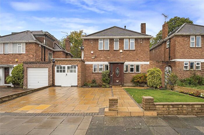 4 Bedroom Detached House For Sale In Ashbourne Road, London, W5