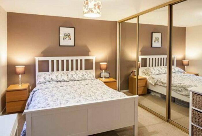 1 Bedroom Flat For Sale In Malvern Court, Hill Rise, Langley, SL3
