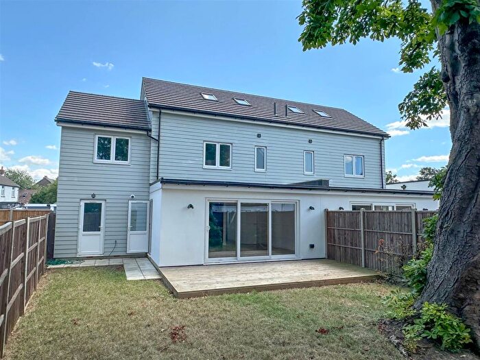 4 Bedroom Semi-Detached House For Sale In Nightingale Close, Redhill, RH1