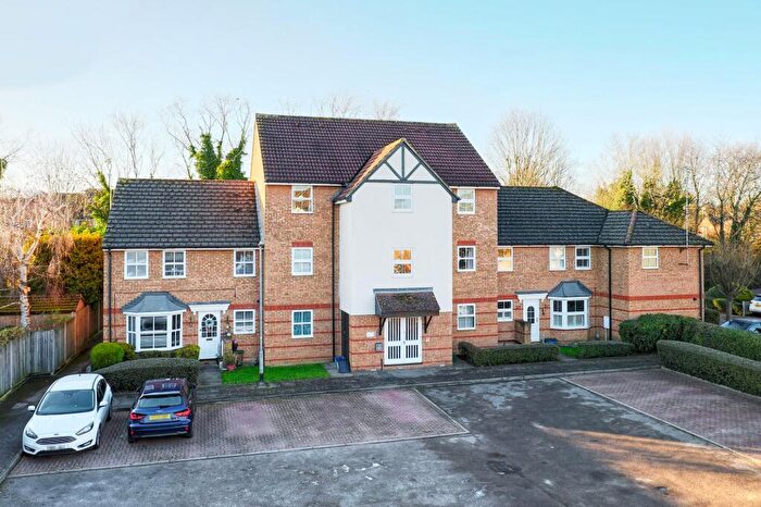1 Bedroom Flat For Sale In Lee Close, Stanstead Abbotts, SG12