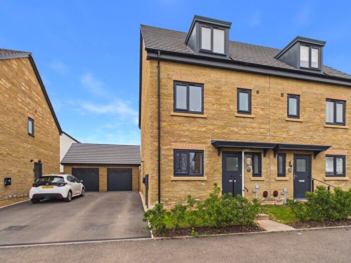3 Bedroom Semi-Detached House For Sale In Broadacre Way, Chellaston, DE73