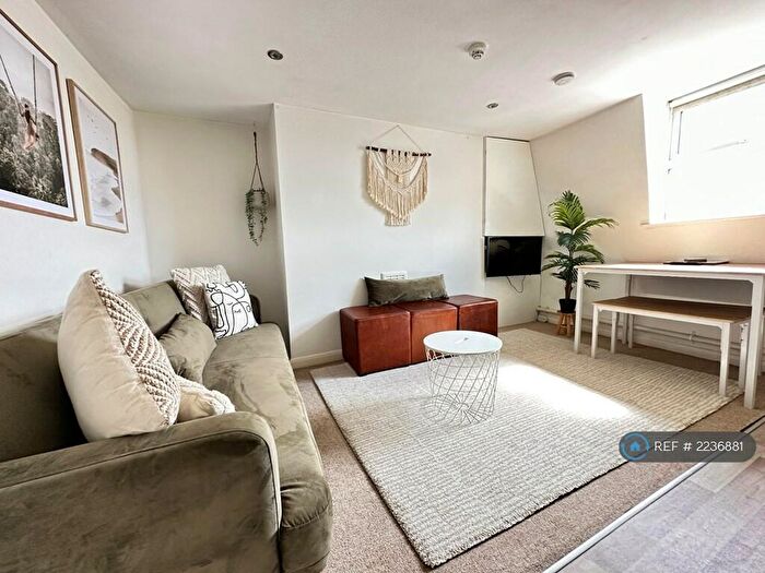 2 Bedroom Flat To Rent In St. James's Street, Brighton, BN2