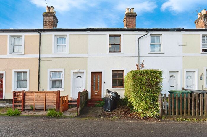 3 Bedroom Terraced House For Sale In Kingston Road, Leatherhead, Surrey, KT22