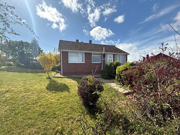 2 Bedroom Bungalow To Rent In Osterley Grove, Banbury, OX16