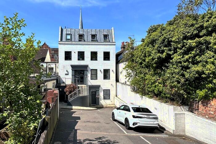 2 Bedroom Apartment For Sale In ** Stunning Apartment - Historic Old Town ** High Street, Old Town, HP1