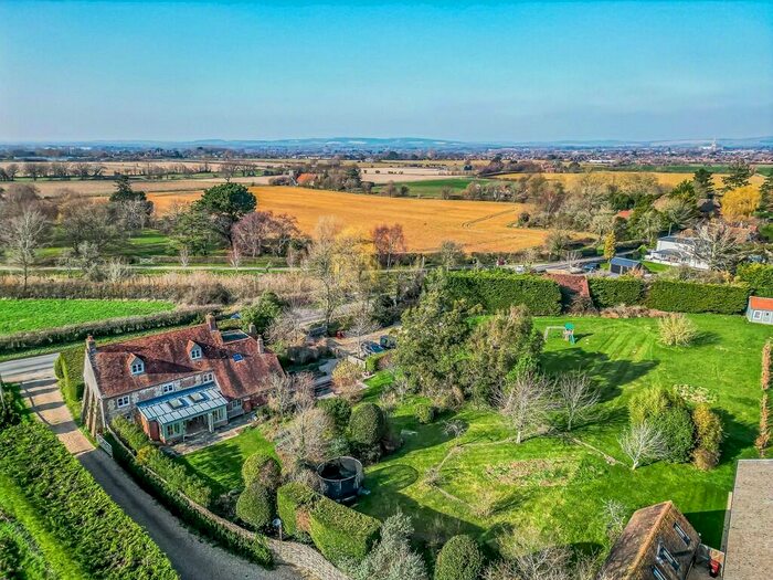 6 Bedroom Detached House For Sale In Donnington, PO20