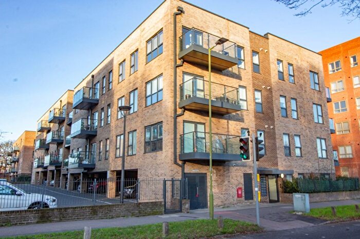 1 Bedroom Flat For Sale In Oxhey Drive, Watford, WD19
