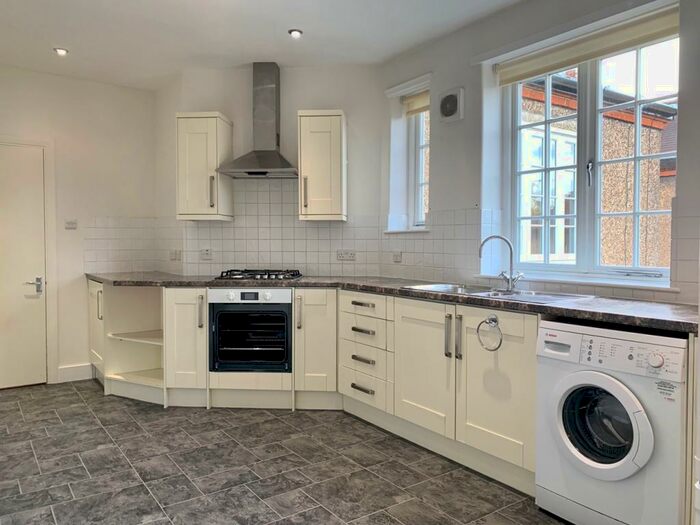 2 Bedroom Apartment To Rent In Dekker Road, Dulwich, London, SE21