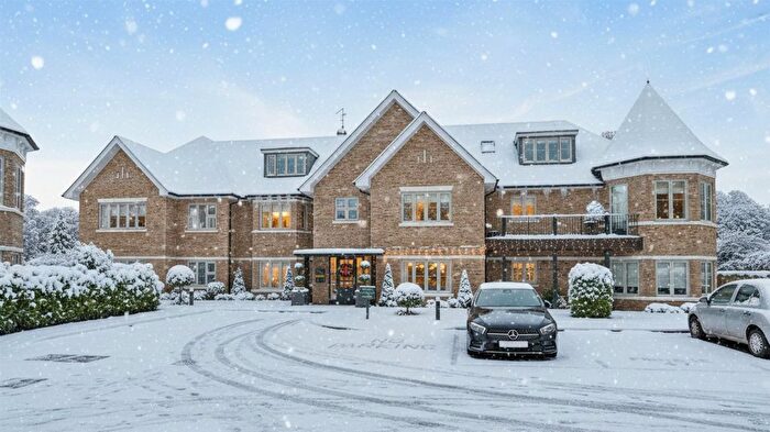 3 Bedroom Property For Sale In Elizabeth Grove, Bushey Heath, WD23