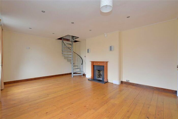 3 Bedroom Apartment To Rent In Kidbrooke Park Road, London, SE3