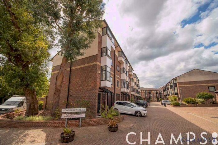 Studio To Rent In Ironmongers Place, London, E14